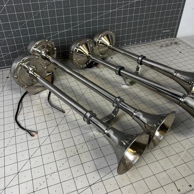 CHROME Horns for 18 WHEELERS 
