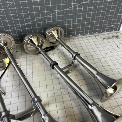 CHROME Horns for 18 WHEELERS 