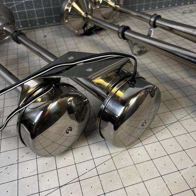 CHROME Horns for 18 WHEELERS 