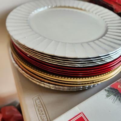 Table Lot of Christmas Holiday Chargers Serving Plates Platters Holly Tree Place settings