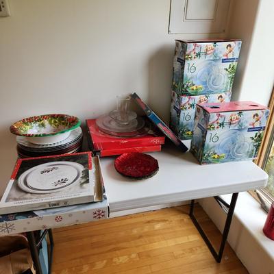 Table Lot of Christmas Holiday Chargers Serving Plates Platters Holly Tree Place settings