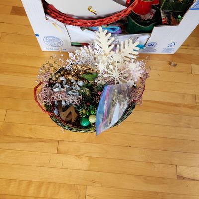 Massive Lot of Christmas Gift Bags, Ribbons, bows, WYSIWYG