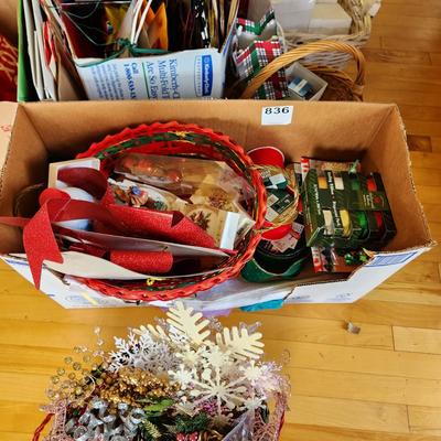 Massive Lot of Christmas Gift Bags, Ribbons, bows, WYSIWYG