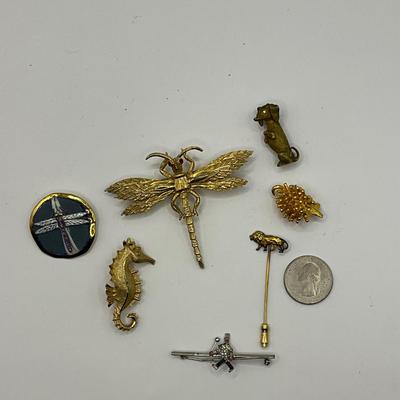 873 Goldtone Costume Insect/Animal Brooch Lot