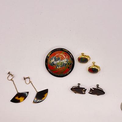 864 Tortoise Style Jewelry with Hand painted Brooch Earring Set