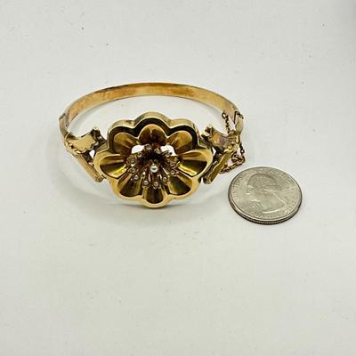 868 10k Yellow Gold Antique Seed Pearl Floral Hinged Bracelet