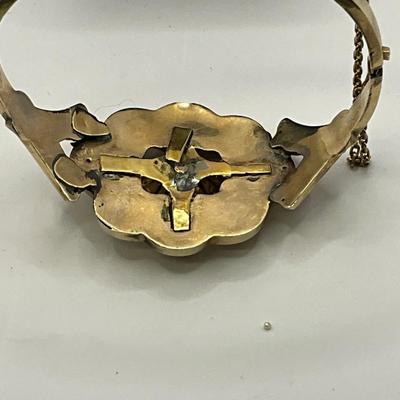 868 10k Yellow Gold Antique Seed Pearl Floral Hinged Bracelet
