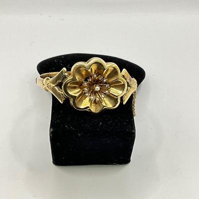 868 10k Yellow Gold Antique Seed Pearl Floral Hinged Bracelet