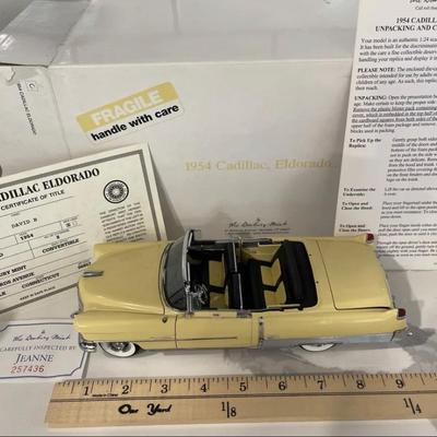 1954 Cadillac Eldorado Convertible 1:24 Scale Diecast Model Car Danbury Mint