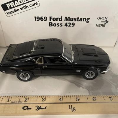 Danbury Mint 1:24 1969 Black Boss Mustang 429