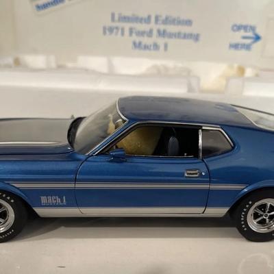 Danbury Mint 1971 Ford Mustang Mach 1  1:24 Limited Edition Beautiful w/box