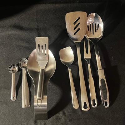 Large Selection of Kitchen Utensils & More (K-MG)