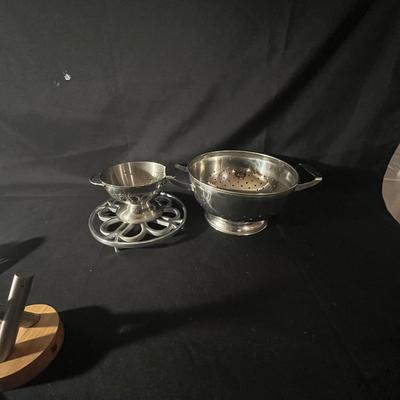 Large Selection of Kitchen Utensils & More (K-MG)