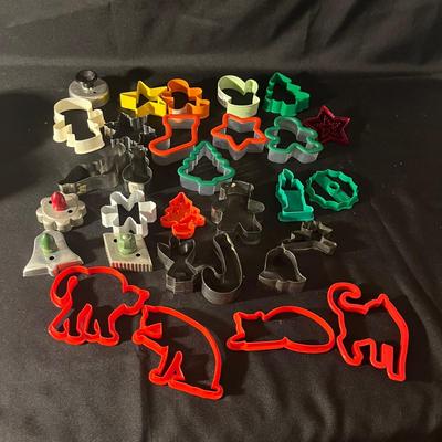 Cookie Cutters & Baking Accessories (K-MG)