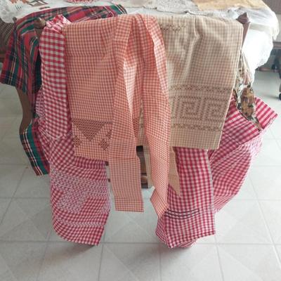 PRETTY AND VINTAGE TABLECLOTHES-DOLIES-APRONS