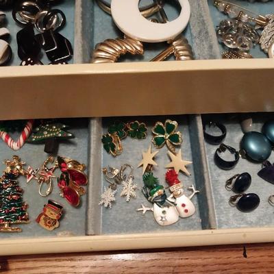 FASHION JEWELRY AND JEWELRY BOX