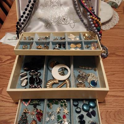 FASHION JEWELRY AND JEWELRY BOX