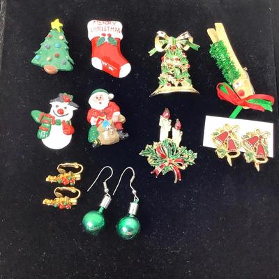 366 Christmas Holiday Broaches Button Covers Earrings