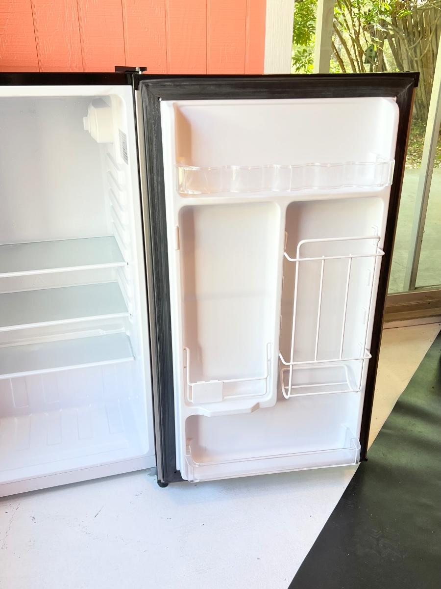 FRIGIDAIRE Mini Fridge