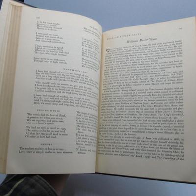 Modern British Poetry Mid-Century Edition Vintage Literature Book