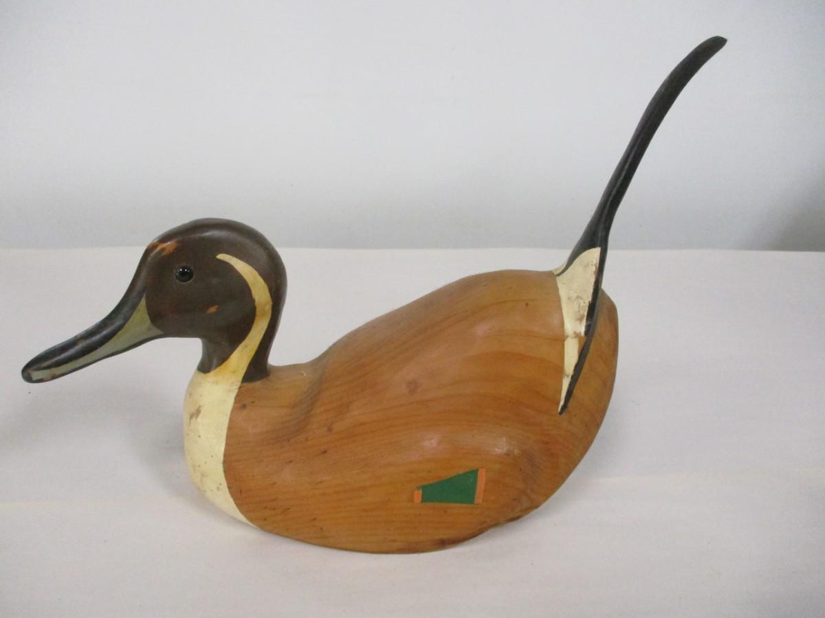 Vintage Hand Carved Mallard Duck | EstateSales.org