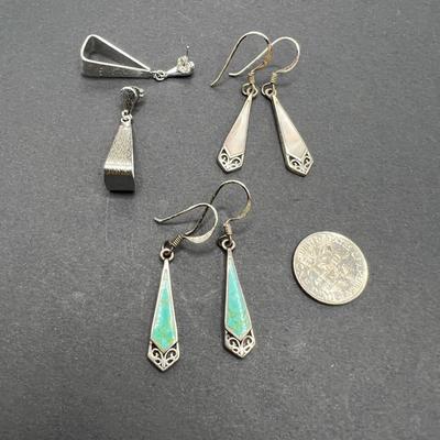 3 Pairs of pierced earrings