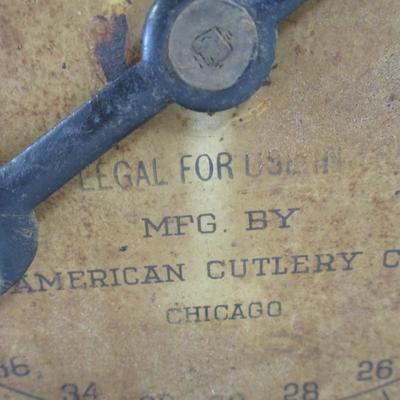 Antique American Cutlery Co. 60 lb. Banner Scale