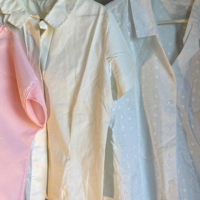 Lot of 5 women's tops