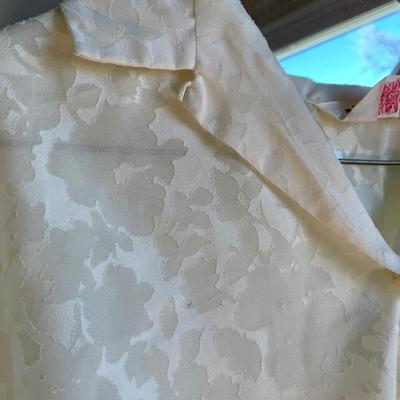 3 Vintage white tops