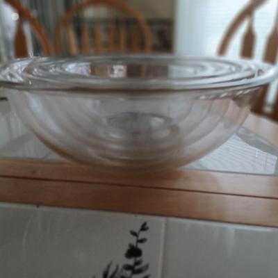 Pyrex Clear Stacking Mixing Bowl Set of 4