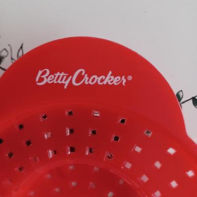 Betty Crocker Can Strainer