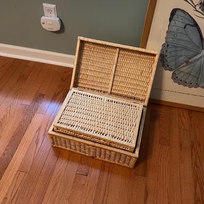 Edward Donovan Butterfly Print, Baskets & Pillow (PS-RG)