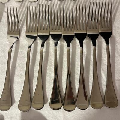 Hampton Silversmiths Flatware Set (DR-MG)