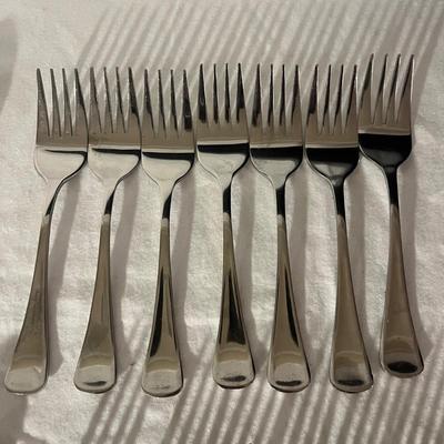 Hampton Silversmiths Flatware Set (DR-MG)