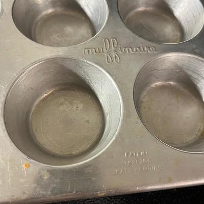 Baking Sheets & More (K-MG)