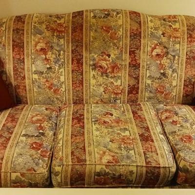 Sofa in gorgeous red floral design