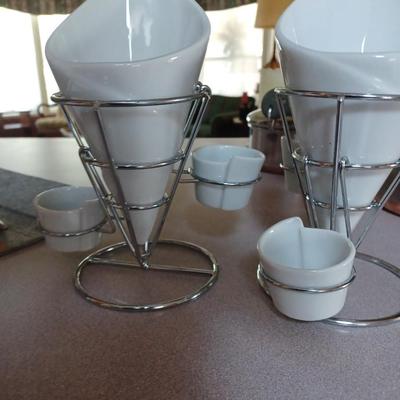 2 Shallow French Fries Holder W/ 2 Dish Dips