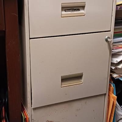 3-drawer beige metal file cabinet with lock