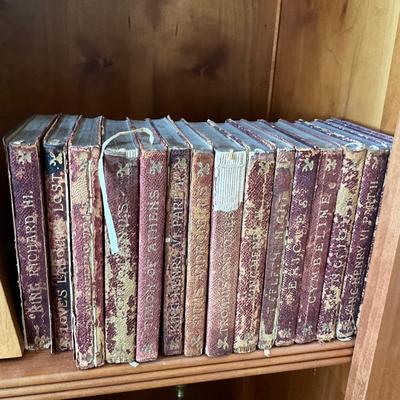LR-1062 Antique 1902 The Temple Shakespeare 16 volumes