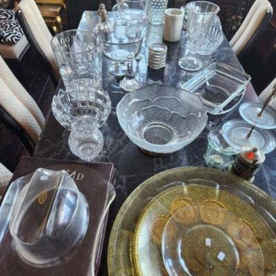 Various crystal pieces