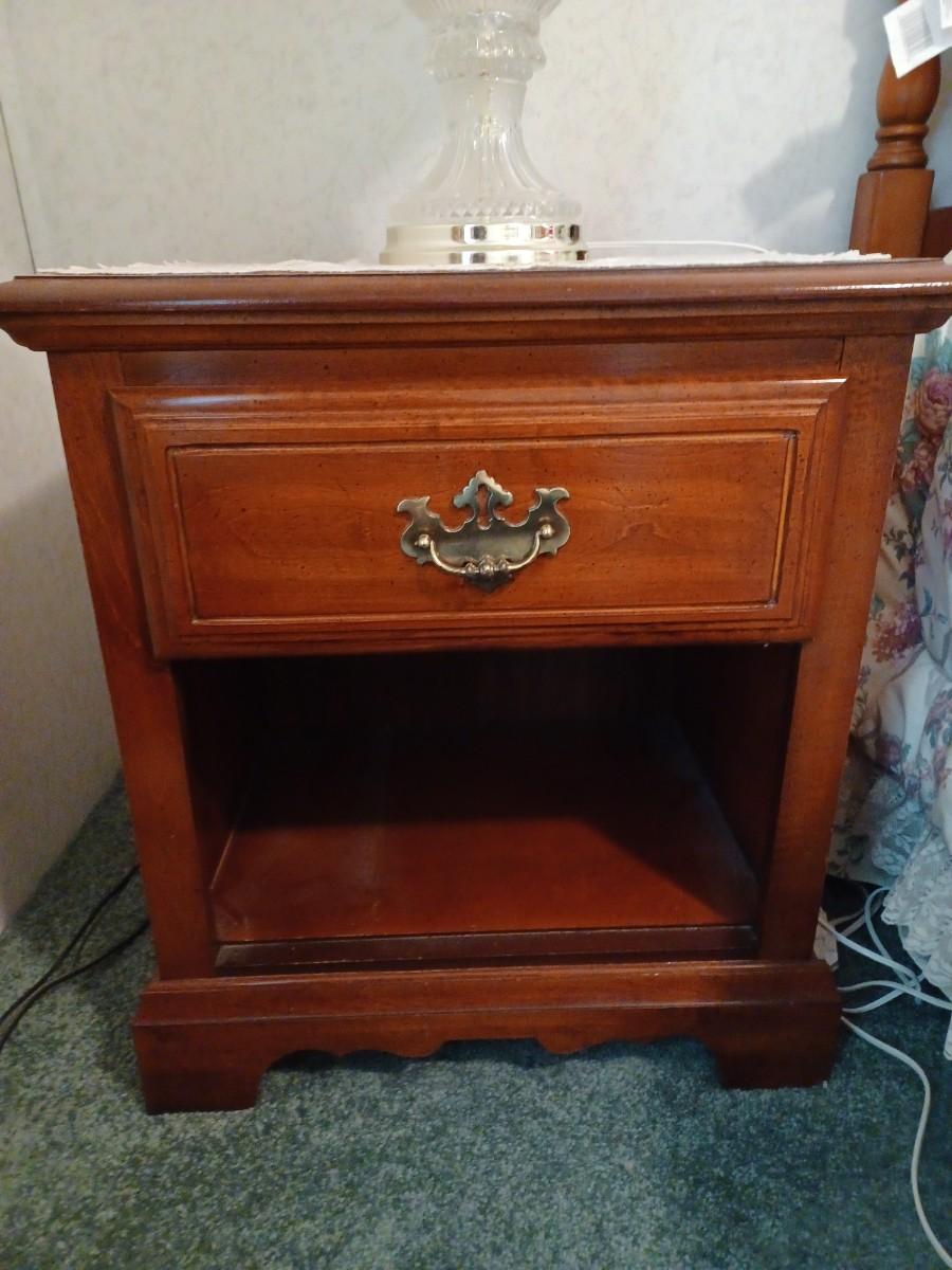 solid wood night stand | EstateSales.org