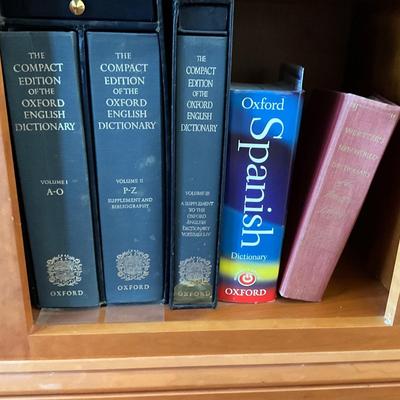 LR-1072 Lot of Oxford English Dictionary, Spanish Dictionary