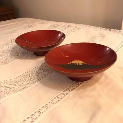 2 Japanese rice bowls