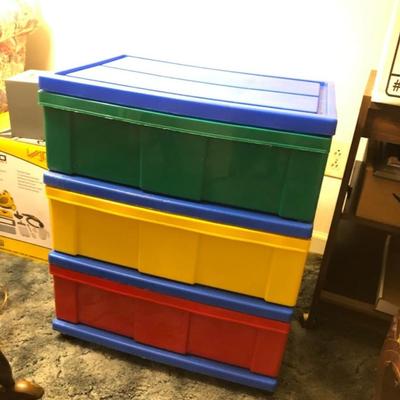 Child's rolling 3-drawer storage cart