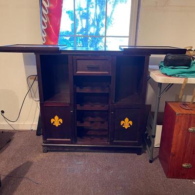 Wood fold out bar