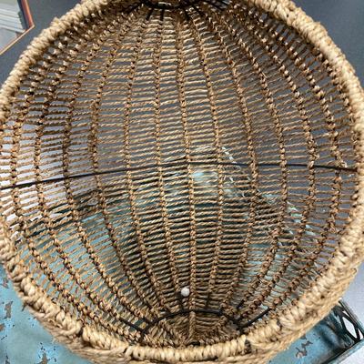 Metal rooster, picture frame, basket and tray