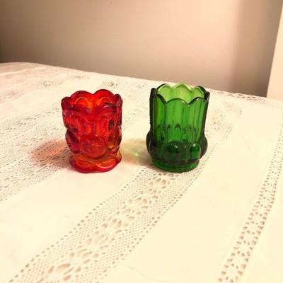 Red and green toothpick holder set