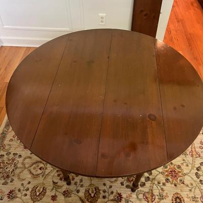 Drop Leaf Table with Three Leaves (DR-MG)