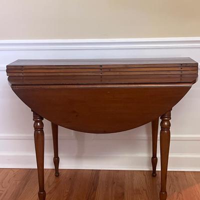 Drop Leaf Table with Three Leaves (DR-MG)