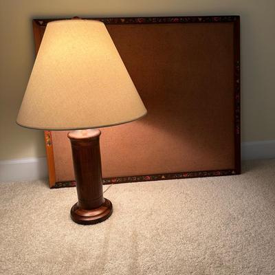 Painted Wooden Framed Cork Board & Wooden Desk Lamp (UB-KL)